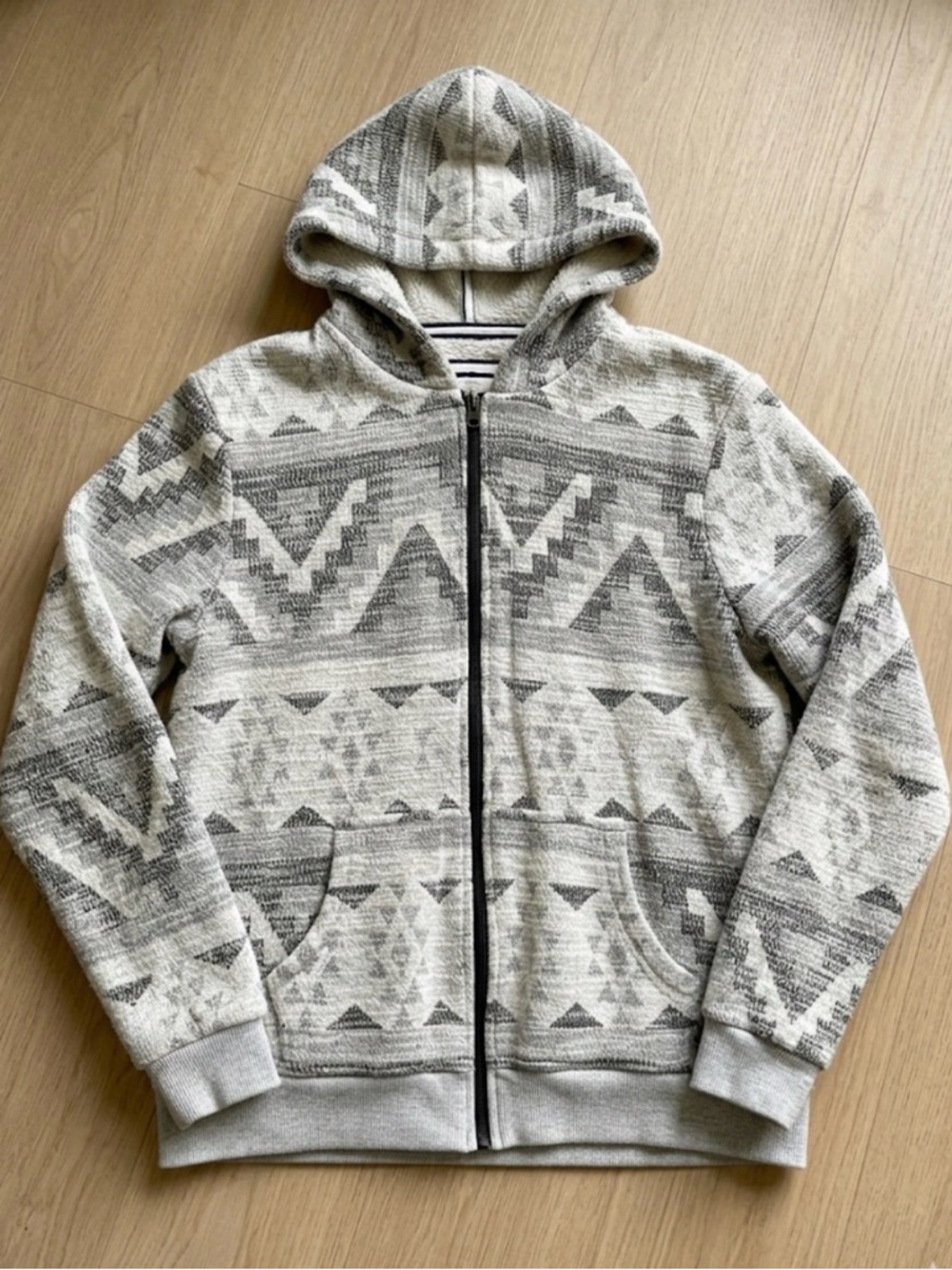 SOHO Threads Full Zip Hooded Aztec Tribal Print Jacket, Women’s XL, Gray White